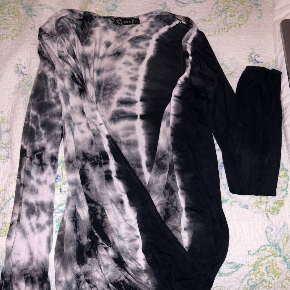 Black/White Tiedye Open Long Sleeve
